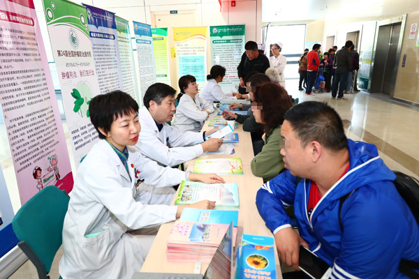 李雪冰.jpg 李雪冰.jpg