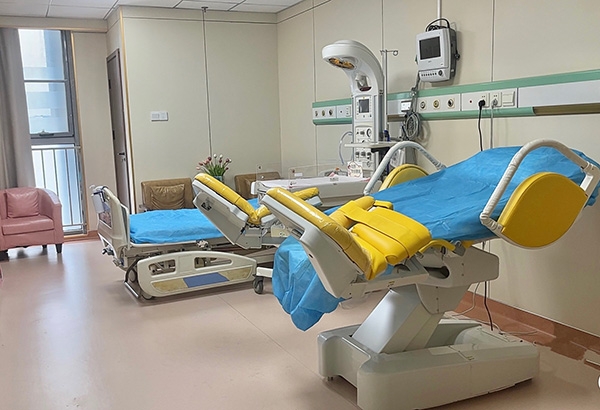 产科现代化产房.jpg 产科现代化产房.jpg