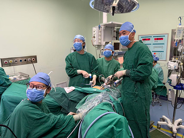 妇科腹腔镜手术2.jpg 妇科腹腔镜手术2.jpg