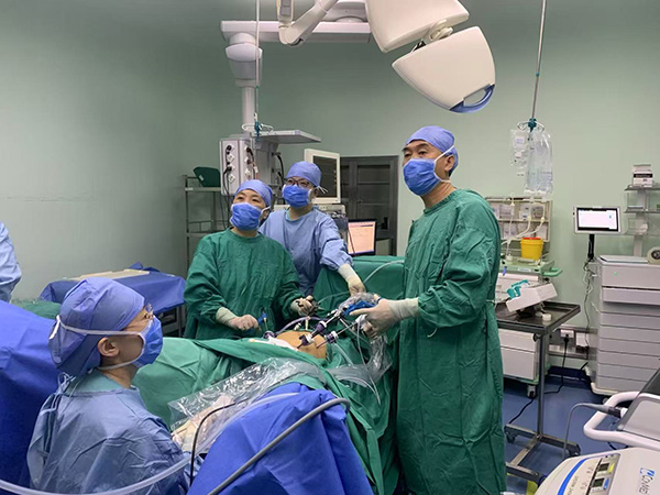 妇科腹腔镜手术4.jpg 妇科腹腔镜手术4.jpg